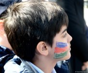 Azərbaycan xalqı Milli Ordumuzun uğurlarını qeyd edir (ƏLAVƏ OLUNUB)  (FOTO 1)