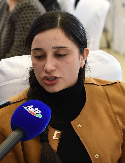 Heydər Əliyev Fondunun prezidenti Mehriban Əliyevanın adından şəhidlərin ruhuna ehsan verilib (FOTO)