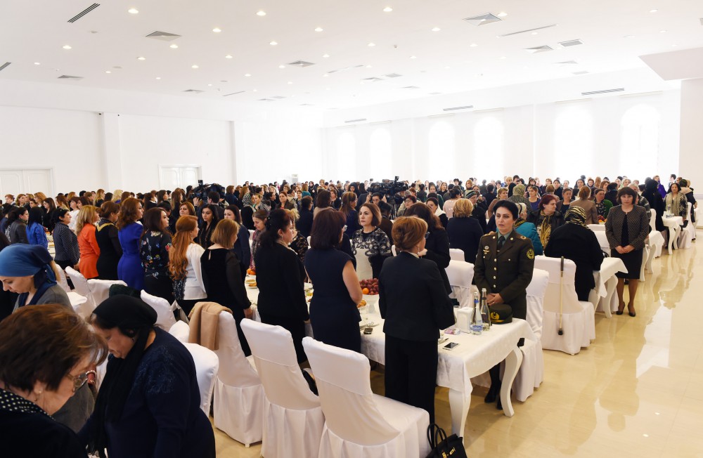 Heydər Əliyev Fondunun prezidenti Mehriban Əliyevanın adından şəhidlərin ruhuna ehsan verilib (FOTO)