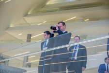 Dmitri Medvedev Heydər Əliyev Mərkəzində olub (FOTO)