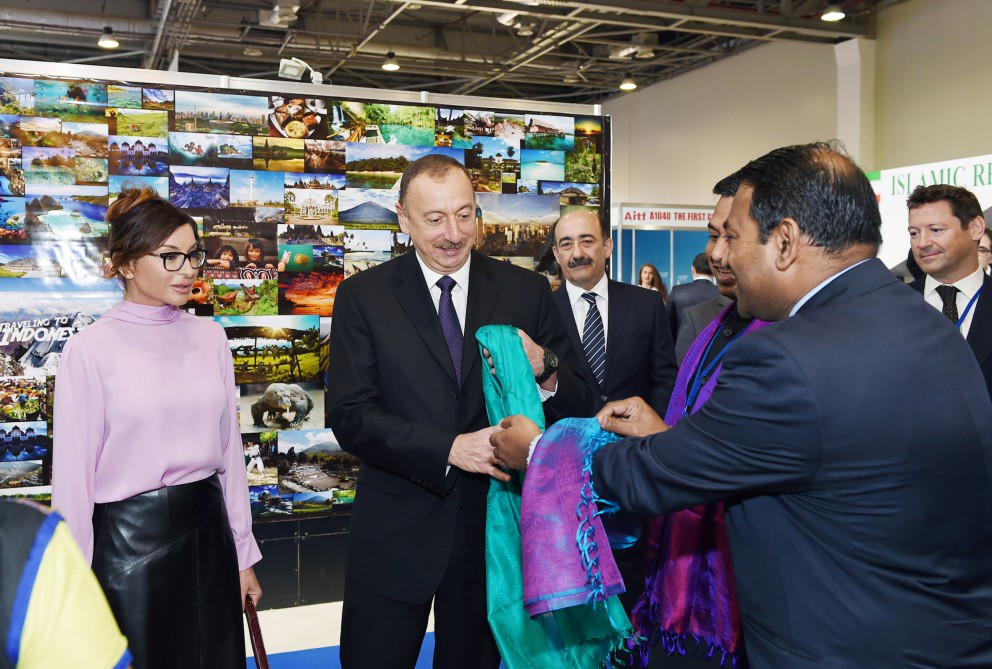 Prezident İlham Əliyev və xanımı “AITF-2016” XV Azərbaycan Beynəlxalq turizm və səyahətlər sərgisi ilə tanış olub (FOTO)