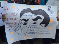 Bir qrup gənc AXCP sədri Əli Kərimlinin evi qarşısında aksiya keçirib (ƏLAVƏ OLUNUB) (FOTO)