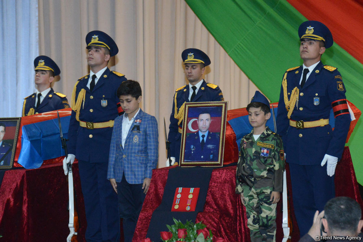 Qəhrəman şəhidlərimizin vida mərasimi keçirilib  (FOTO) (YENİLƏNİB)
