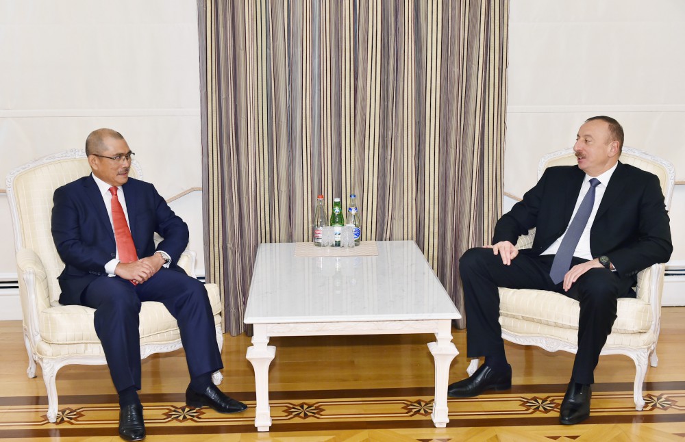 Prezident İlham Əliyev Malayziya parlamentinin Nümayəndələr Palatasının sədr müavini qəbul edib (FOTO)