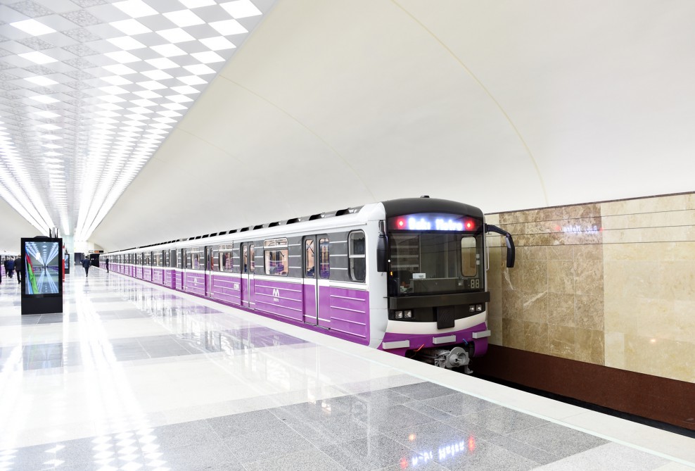 İlham Əliyev Bakı Metropoliteninin yeni xəttinin  “Avtovağzal” və “Memar Əcəmi” stansiyalarının açılışında iştirak edib (FOTO)