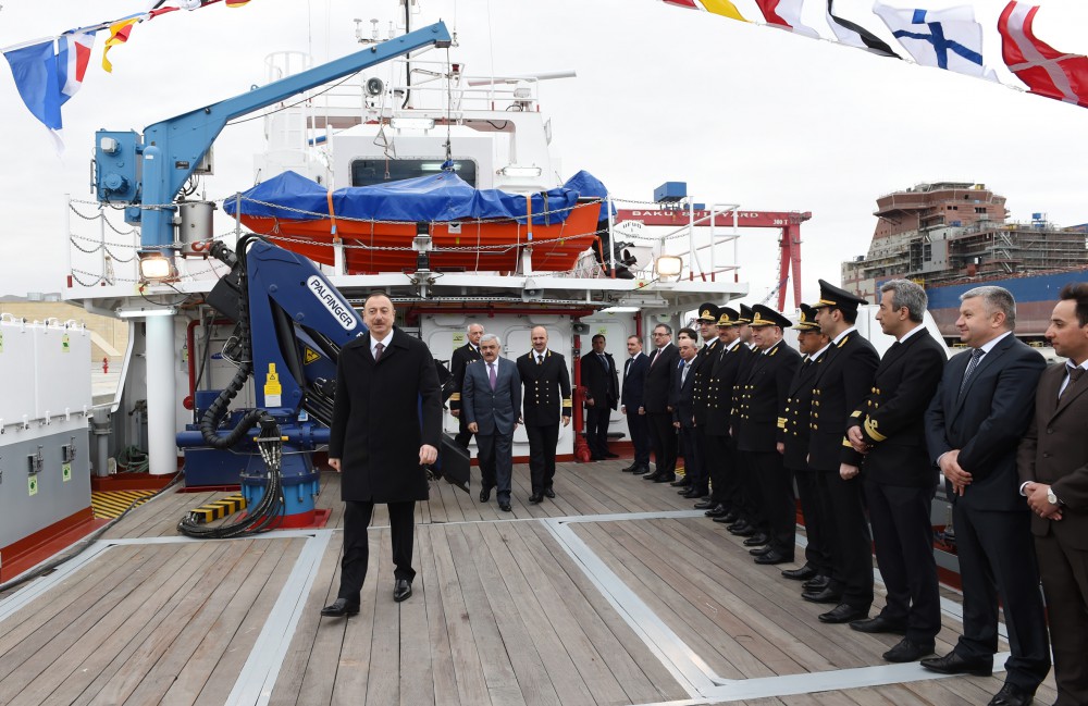 Prezident İlham Əliyev sərnişin gəmilərinin istismara verilməsi mərasimində iştirak edib (FOTO)