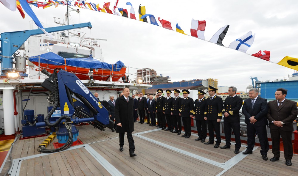 Prezident İlham Əliyev sərnişin gəmilərinin istismara verilməsi mərasimində iştirak edib (FOTO)