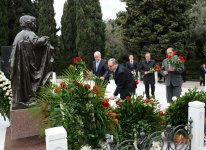 Tibb ictimaiyyətinin nümayəndələri akademik Zərifə xanım Əliyevanın xatirəsini ehtiramla yad ediblər (FOTO)