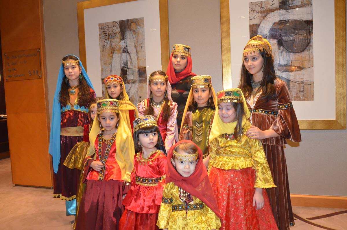Budapeştdə azərbaycanlı modelyer-dizaynerin milli geyimlərdən ibarət kolleksiyası təqdim olunub (FOTO)