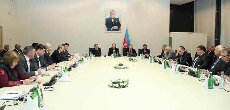 Mənzil fondunun idarə olunmasında bələdiyyə və ictimai birliklərin rolunun artırılması müzakirə olunub