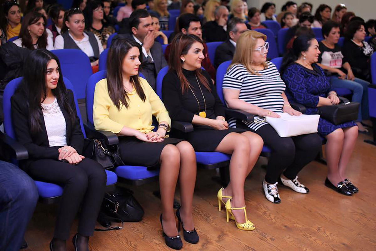 Əməkdar artist Aybəniz Haşımovayla görüş (FOTO)