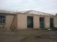 Ağdamda erməni atəşindən dağılmış məktəb binasının təmirinə başlanıb (FOTO)