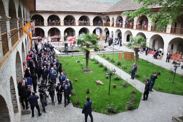 Şəkidə “Türk dünyasının mədəniyyət paytaxtı- Şəki 2016” ilinin təntənəli açılış mərasimi keçirilib (FOTO)
