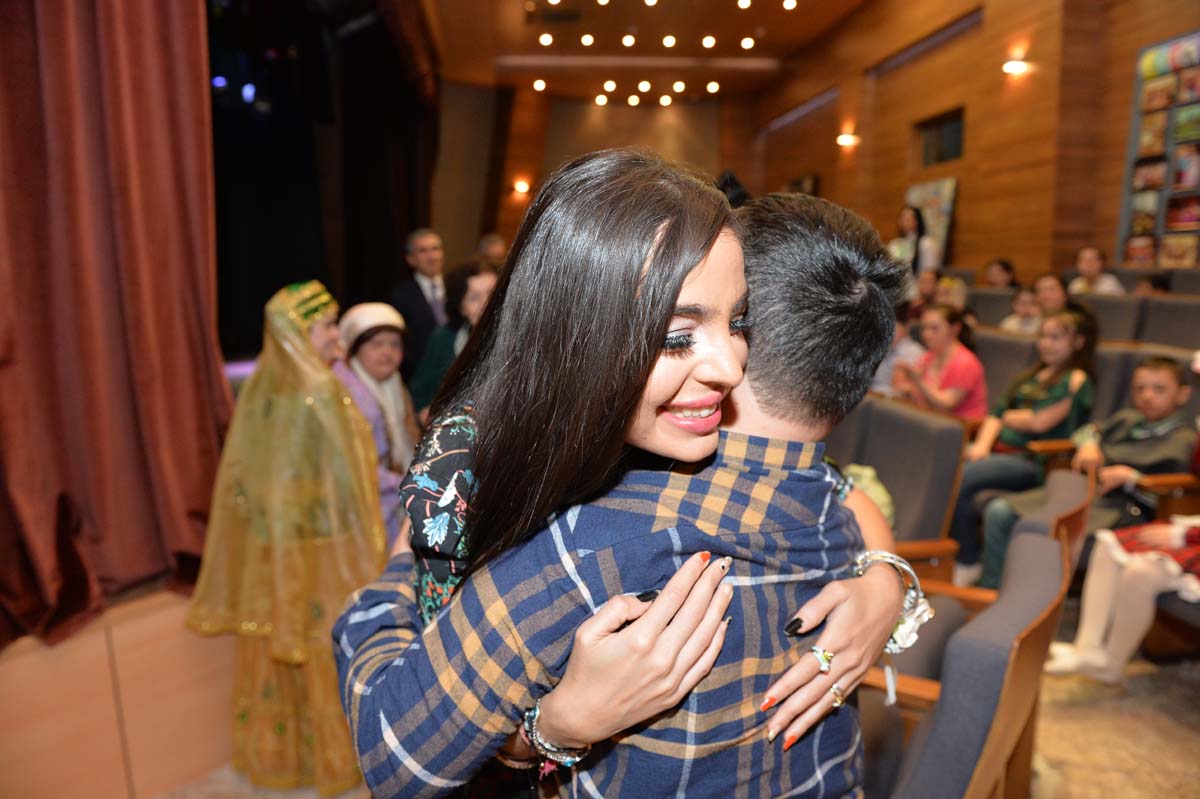 Leyla Əliyeva Daun Sindromlu Şəxslərin Reabilitasiya Mərkəzi və körpələr evində olub (FOTO)
