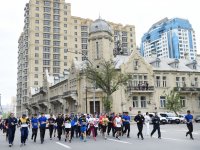 Heydər Əliyev Fondunun vitse-prezidenti Leyla Əliyeva "Bakı Marafonu 2016"da iştirak edir (FOTO)