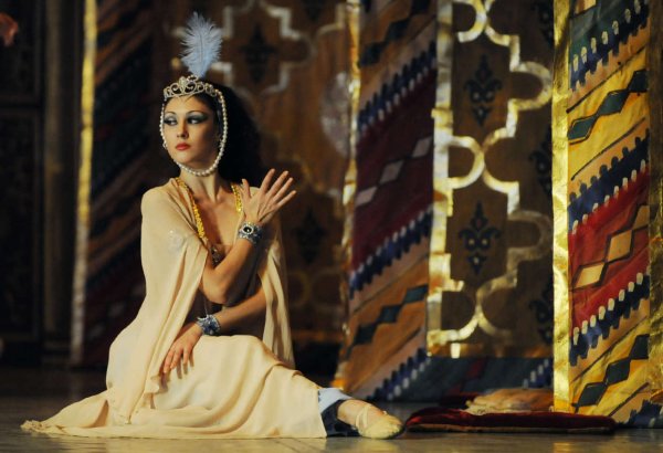 Kamilla Hüseynova "Şəhrizad"la vida deyəcək (FOTO)