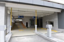 Bakının 8-ci Kilometr qəsəbəsində çoxmərtəbəli avtomobil dayanacağı istifadəyə verilib (FOTO)