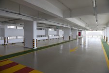 Bakının 8-ci Kilometr qəsəbəsində çoxmərtəbəli avtomobil dayanacağı istifadəyə verilib (FOTO)