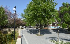 Bakının 8-ci Kilometr qəsəbəsində çoxmərtəbəli avtomobil dayanacağı istifadəyə verilib (FOTO)