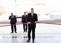 Bakının 8-ci Kilometr qəsəbəsində çoxmərtəbəli avtomobil dayanacağı istifadəyə verilib (FOTO)