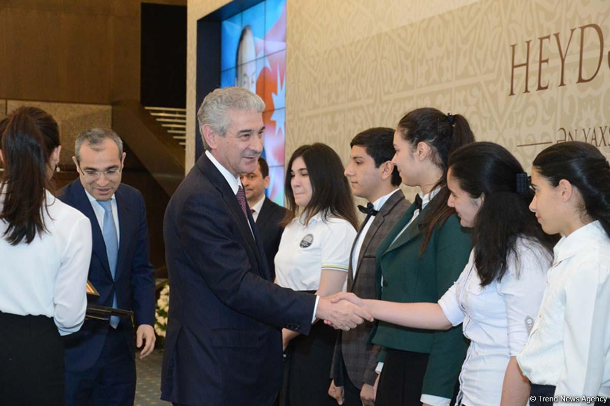 “Ən yaxşı təqdimat” müsabiqəsi qaliblərinin mükafatlandırılması mərasimi keçirilib (FOTO)