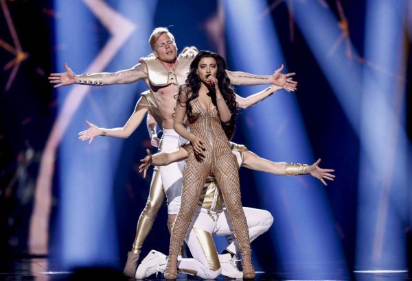 Azərbaycanın “Eurovision-2016” mahnı müsabiqəsində təmsilçisi Səmra Rəhimli finala vəsiqə qazanıb (VİDEO)