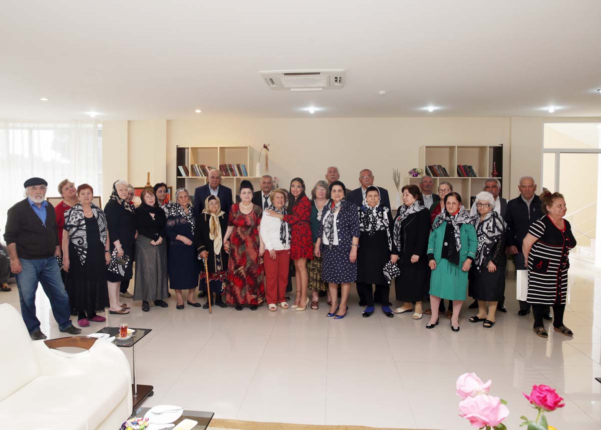 Leyla Əliyeva müharibə və əmək əlilləri üçün pansionatda olub (FOTO)