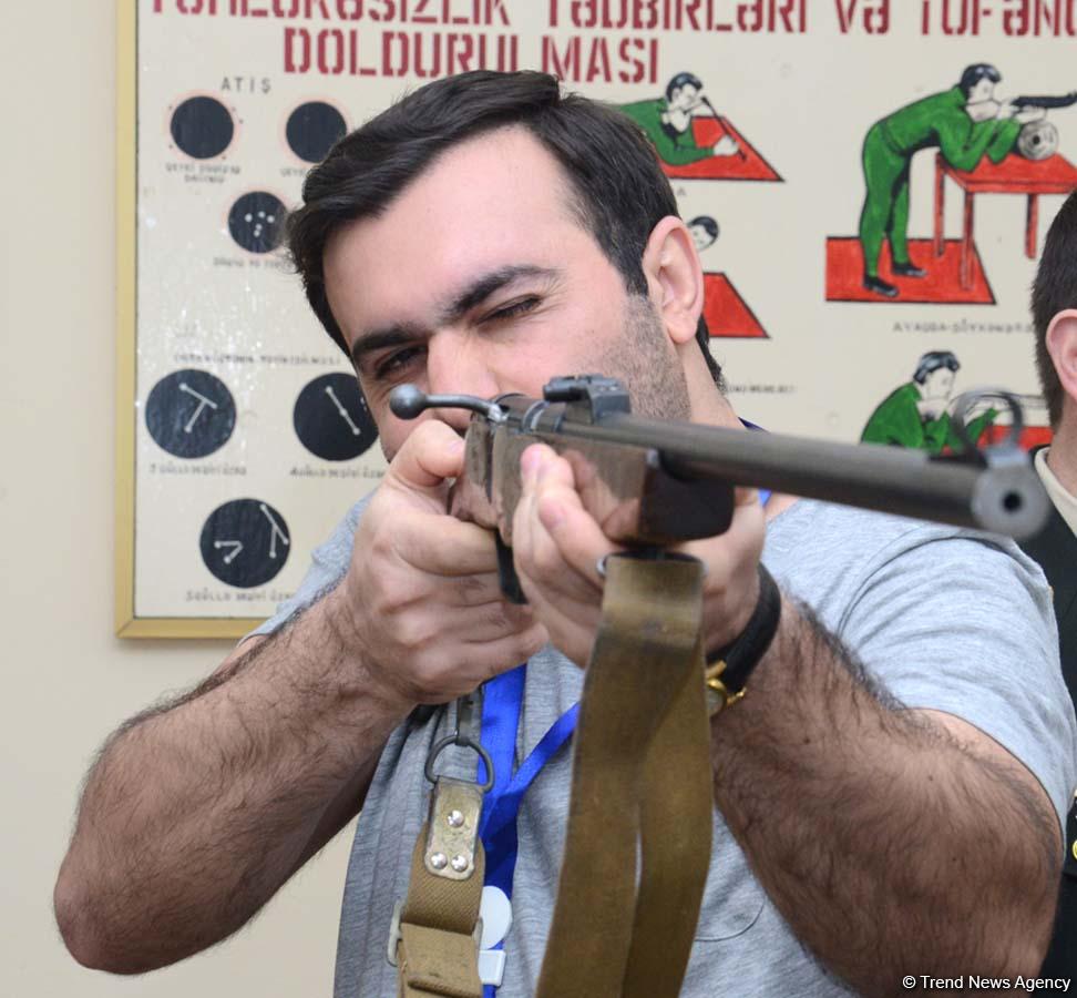 KİV nümayəndələri arasında atıcılıq turniri keçirilib (FOTO)