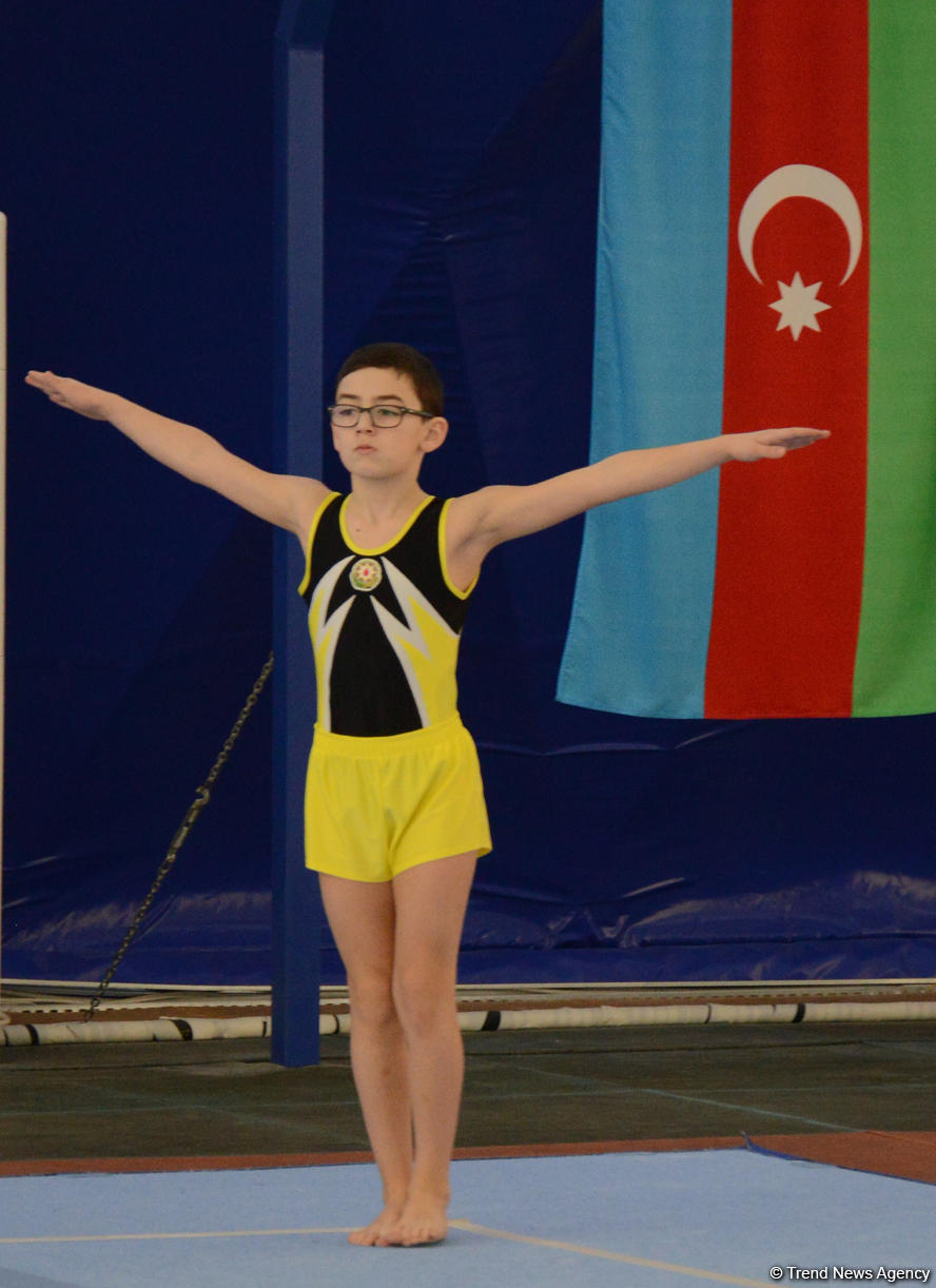 İdman gimnastikası üzrə Azərbaycan Birinciliyi və Bakı Çempionatının ikinci günü start götürüb (FOTO)