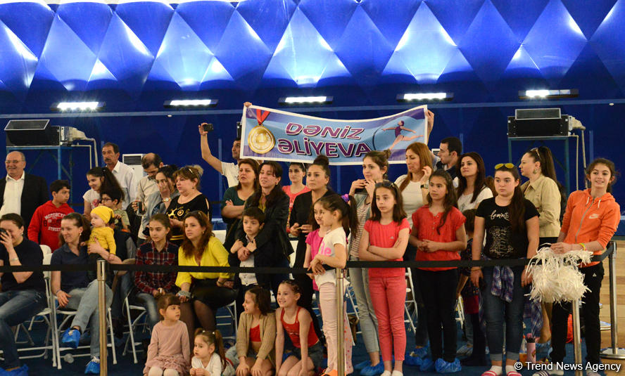 İdman gimnastikası üzrə Azərbaycan Birinciliyi və Bakı Çempionatının ikinci günü start götürüb (FOTO)