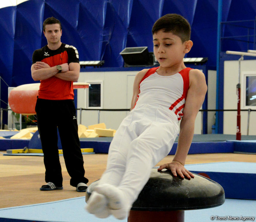 İdman gimnastikası üzrə Azərbaycan Birinciliyi və Bakı Çempionatının ikinci günü start götürüb (FOTO)