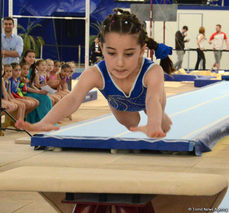 İdman gimnastikası üzrə Azərbaycan Birinciliyi və Bakı Çempionatının ikinci günü start götürüb (FOTO)