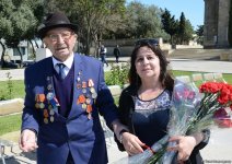 Azərbaycan ictimaiyyəti Qələbə Gününü qeyd edir  (FOTO)