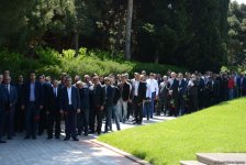 Azərbaycan ictimaiyyəti ümummilli lider Heydər Əliyevin anadan olmasının 93-cü ildönümünü qeyd edir (FOTO)