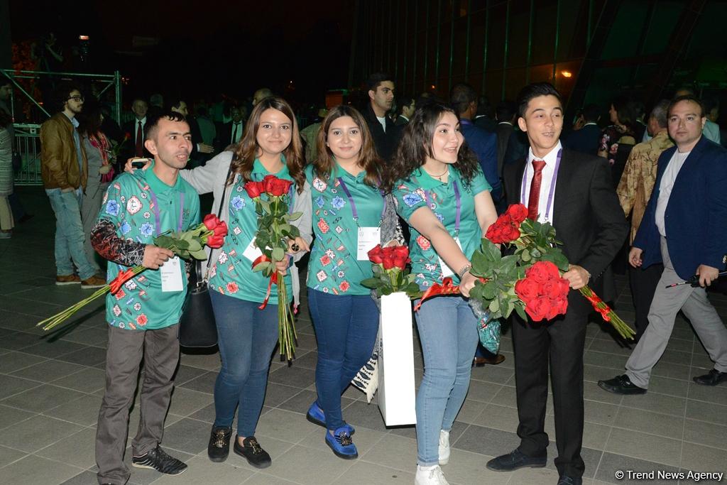 Dördüncü İslam Həmrəylik Oyunlarına geri sayımın başlanması ilə əlaqədar möhtəşəm şou təşkil olunub (FOTO)
