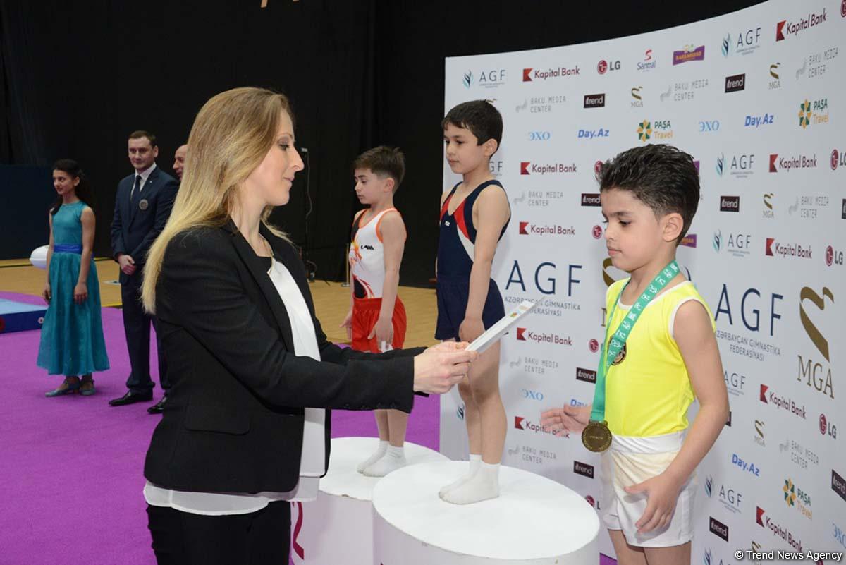 Batut gimnastikası və tamblinq üzrə Azərbaycan çempionatının ikinci yarış gününün qalibləri mükafatlandırılıb (FOTO)