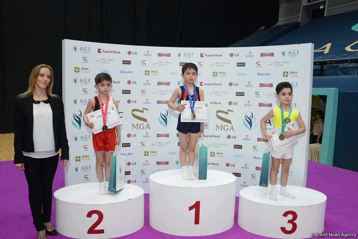 Batut gimnastikası və tamblinq üzrə Azərbaycan çempionatının ikinci yarış gününün qalibləri mükafatlandırılıb (FOTO)