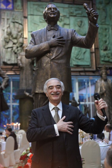 Leyla Əliyeva Rusiya Rəssamlıq Akademiyasında Polad Bülbüloğlunun bürünc heykəlinin təqdimat mərasimində iştirak edib (FOTO)