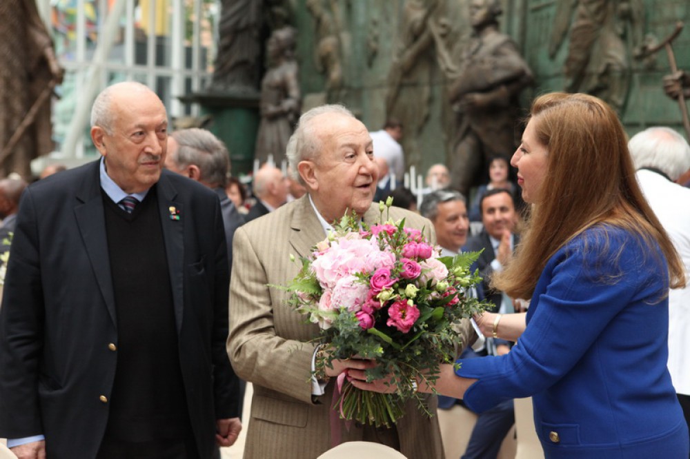 Leyla Əliyeva Rusiya Rəssamlıq Akademiyasında Polad Bülbüloğlunun bürünc heykəlinin təqdimat mərasimində iştirak edib (FOTO)