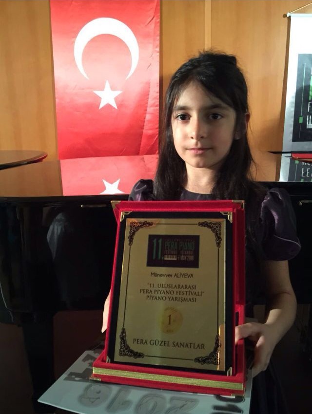 BSB-nin istedadlı şagirdi Münəvvər Əliyeva (FOTO)