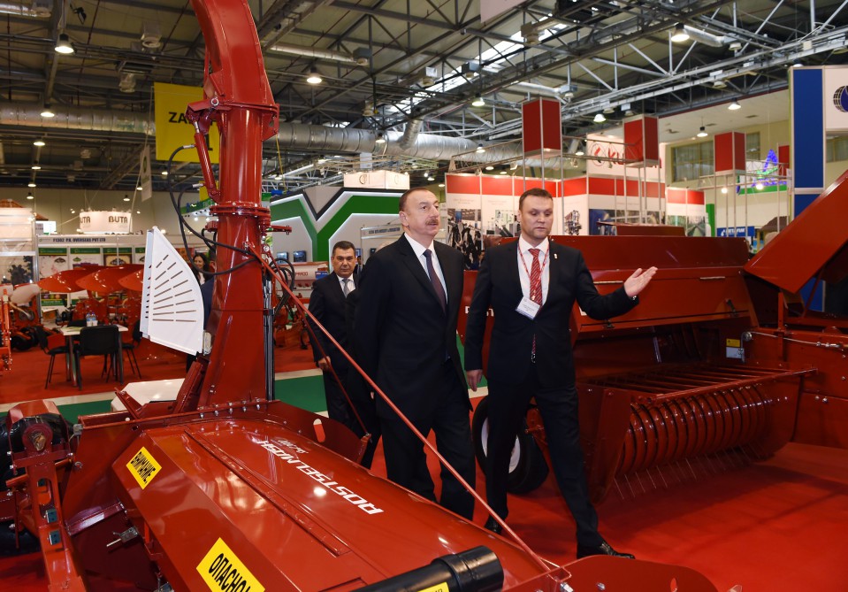 Prezident İlham Əliyev XXII Azərbaycan Beynəlxalq qida sənayesi və X Azərbaycan Beynəlxalq kənd təsərrüfatı sərgiləri ilə tanış olub (FOTO)