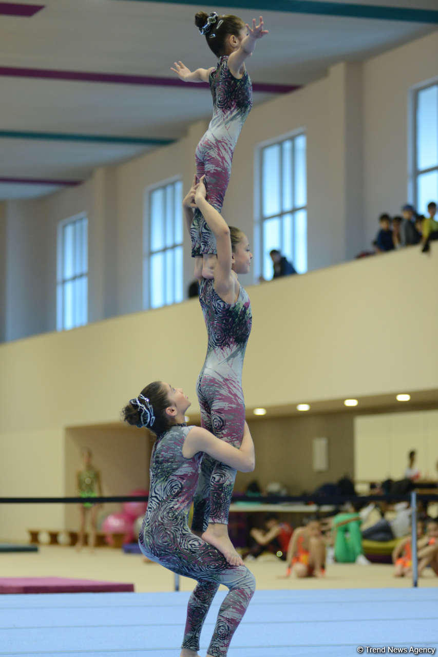 Akrobatika gimnastikası üzrə Azərbaycan və Bakı birinciliyi başlayıb (FOTO)