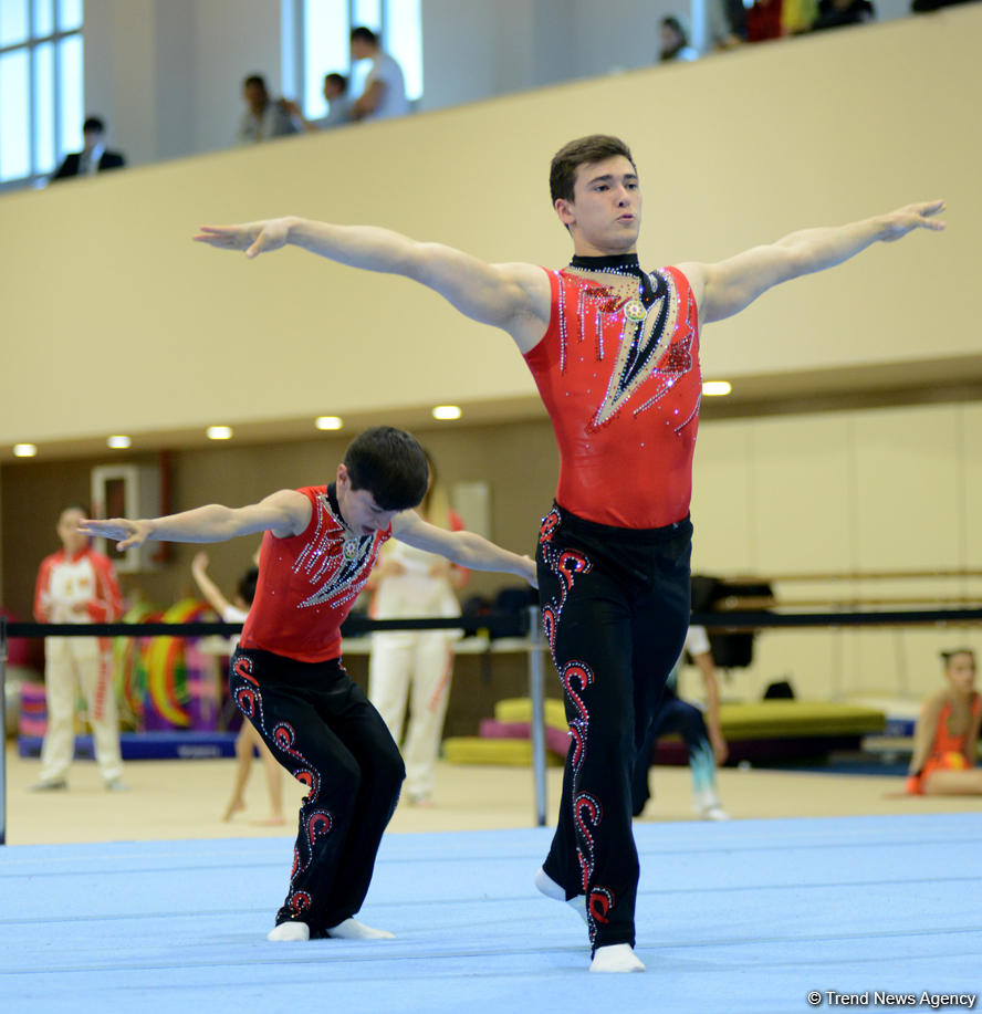 Akrobatika gimnastikası üzrə Azərbaycan və Bakı birinciliyi başlayıb (FOTO)