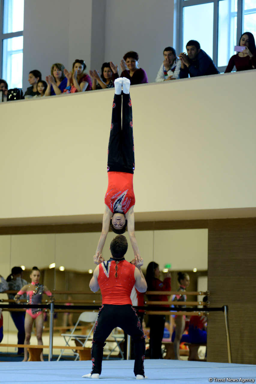 Akrobatika gimnastikası üzrə Azərbaycan və Bakı birinciliyi başlayıb (FOTO)