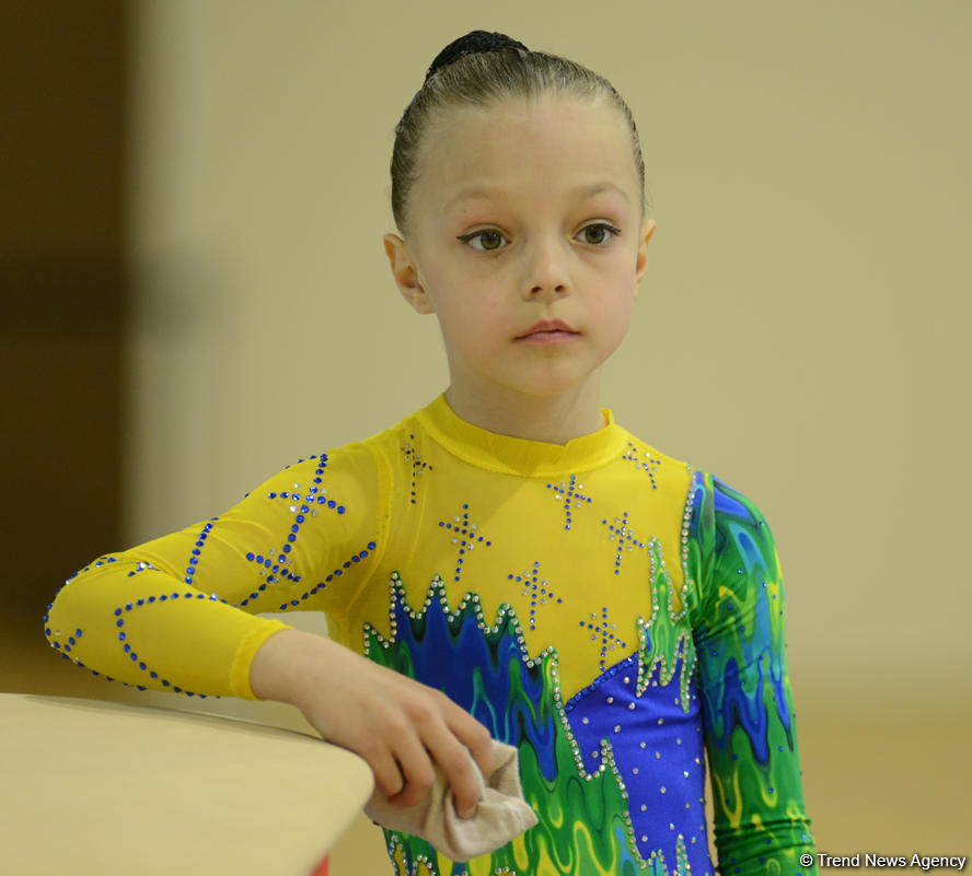 Akrobatika gimnastikası üzrə Azərbaycan və Bakı birinciliyi başlayıb (FOTO)