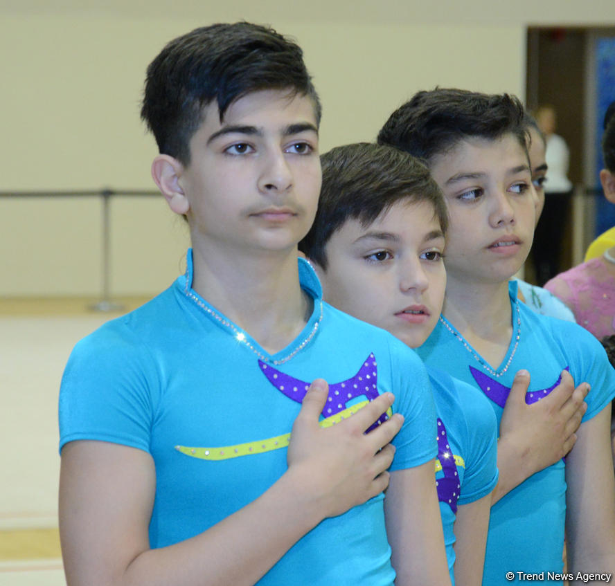 Akrobatika gimnastikası üzrə Azərbaycan və Bakı birinciliyi başlayıb (FOTO)