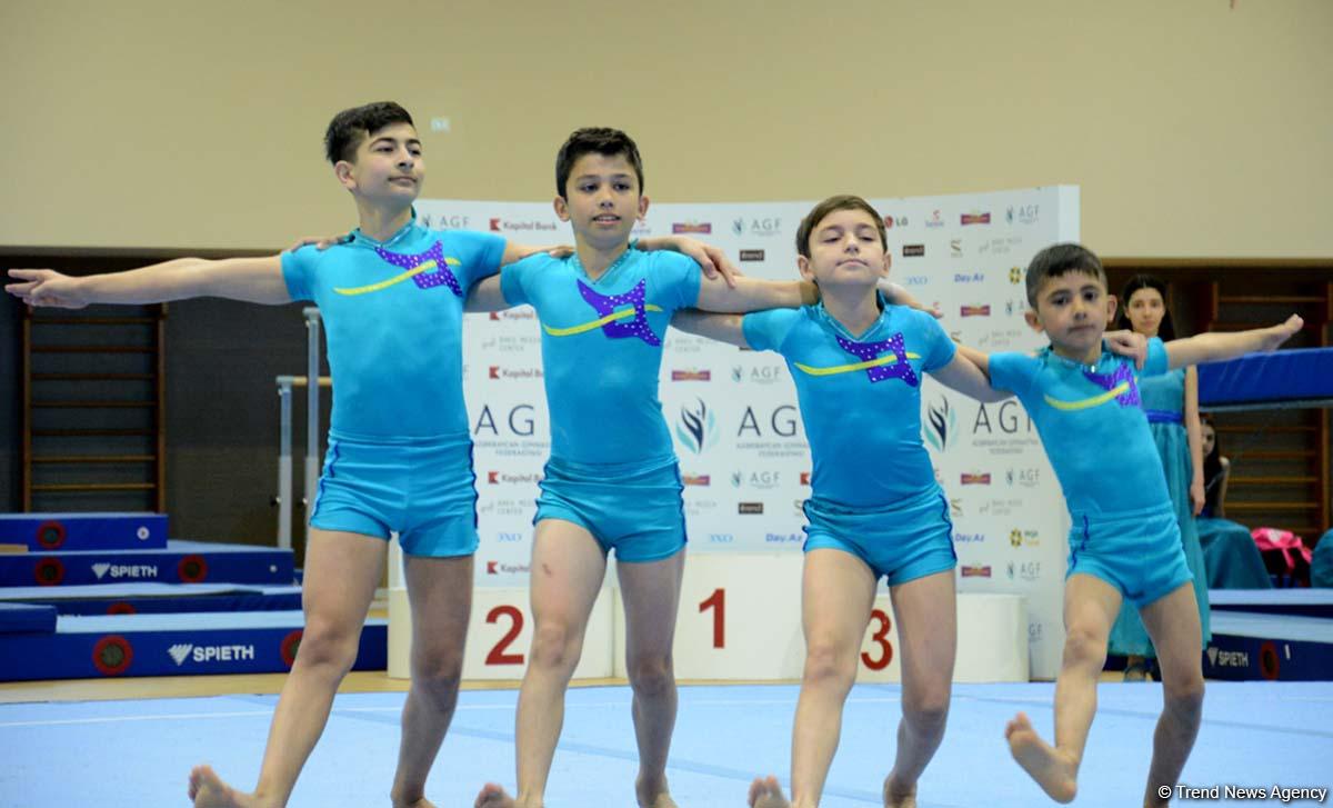 Akrobatika gimnastikası üzrə Azərbaycan və Bakı birinciliyinin ikinci yarış günü başlayıb (FOTO)