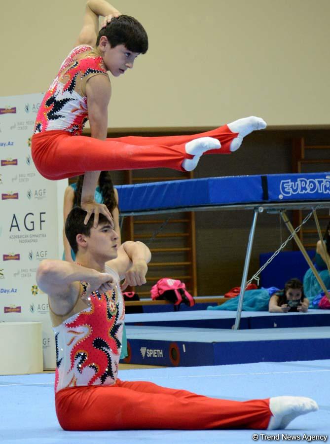 Akrobatika gimnastikası üzrə Azərbaycan və Bakı birinciliyinin ikinci yarış günü başlayıb (FOTO)