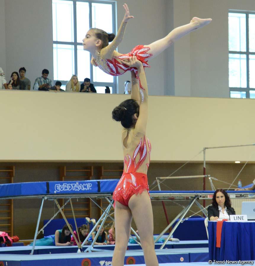 Akrobatika gimnastikası üzrə Azərbaycan və Bakı birinciliyinin ikinci yarış günü başlayıb (FOTO)