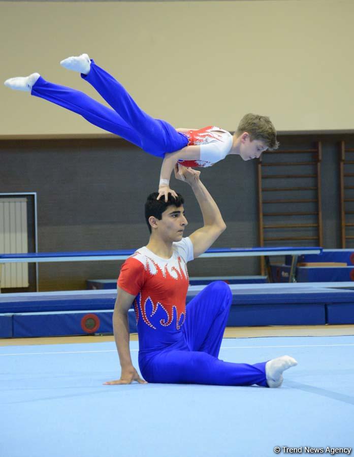 Akrobatika gimnastikası üzrə Azərbaycan və Bakı birinciliyinin ikinci yarış günü başlayıb (FOTO)